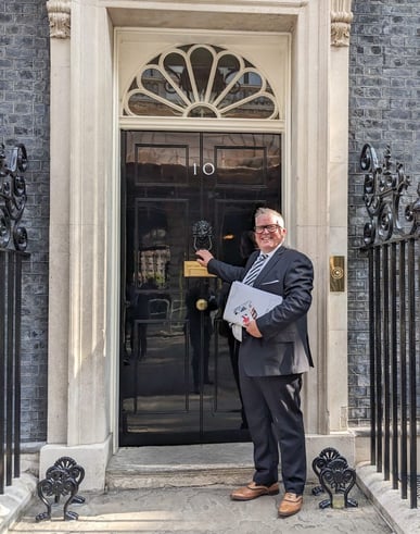 ANTHONY ROWELL KNOCKING AT NUMBER 10 DOWNING STREET
